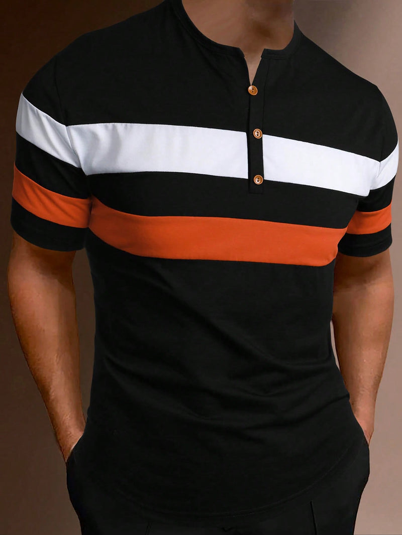 Camiseta de rayas con cuello en V