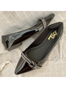 Zapatos de tacón de mujer con punta puntiaguda y charol brillante