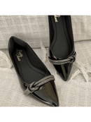 Zapatos de tacón de mujer con punta puntiaguda y charol brillante