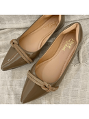 Zapatos de tacón de mujer con punta puntiaguda y charol brillante