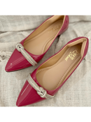 Zapatos de tacón de mujer con punta puntiaguda y charol brillante