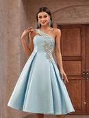 Lovelzi Elegant and Magnificent, Dignified and Generous, Retro and Charming, Aqua Satin Dress with Gold Thread Applique on One Shoulder with Padding on Bust, High Waist Design A-Line Silhouette with Pleated Hem Mid-Length, Suitable for Party,