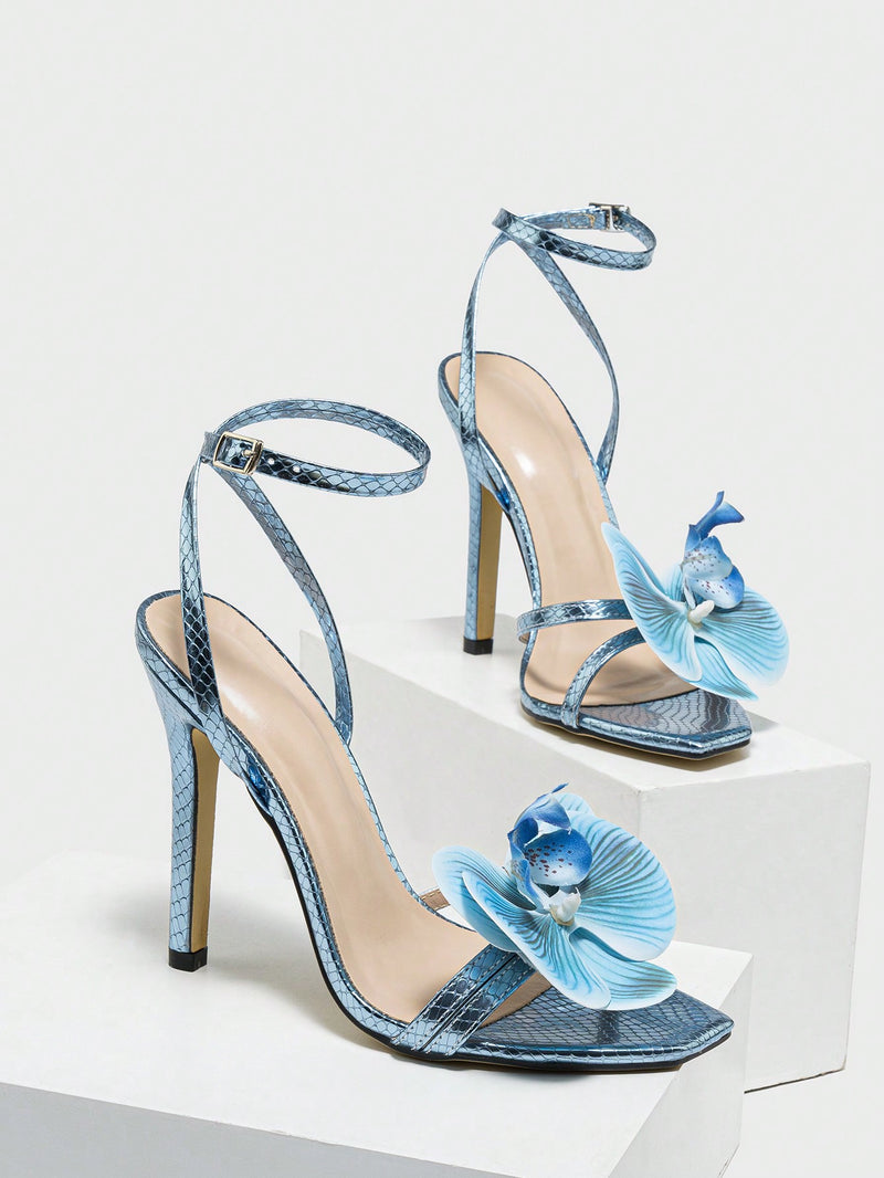 Sandalias de tacón alto para mujer de exterior de primavera/verano de alta calidad y elegantes, estilo discoteca, finas y puntiagudas con brillo metálico en estampado de serpiente azul claro, elegantes y sexys con tiras.