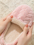 Pantuflas antideslizantes de estilo sencillo para mujer, pantuflas mullidas con suela gruesa para uso en interiores y exteriores, nuevas pantuflas peludas para dormitorio.