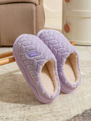 Pantuflas antideslizantes de estilo sencillo para mujer, pantuflas mullidas con suela gruesa para uso en interiores y exteriores, nuevas pantuflas peludas para dormitorio.