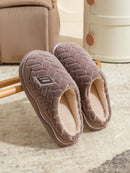Pantuflas antideslizantes de estilo sencillo para mujer, pantuflas mullidas con suela gruesa para uso en interiores y exteriores, nuevas pantuflas peludas para dormitorio.