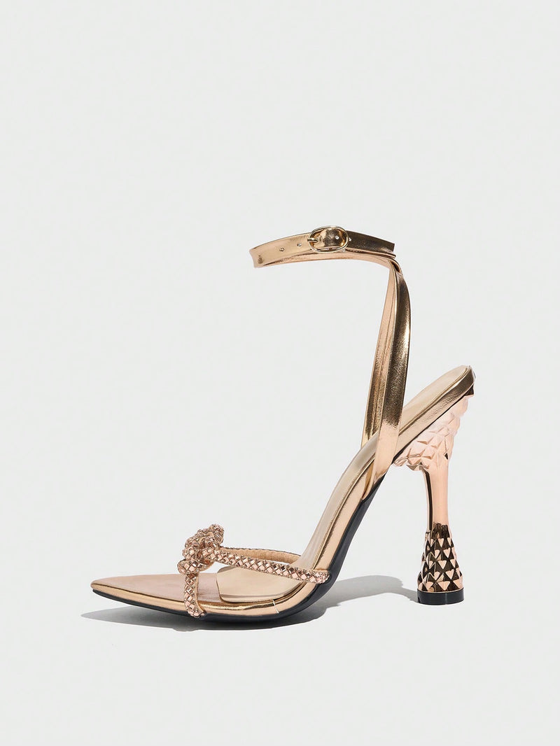 Sandalias de tacón alto sexys con una hebilla y tiras finas para mujer europea y americana de verano 2024