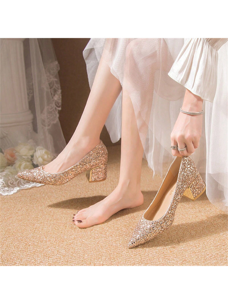 Zapatos de punta puntiaguda con lentejuelas
