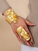 Conjunto de joyas de oro con diseño de máscara facial abstracta, pulsera y anillo anchos, conjunto de joyas de oro para mujer, conjunto de pulsera y anillo metálico extragrande, conjunto de anillo y pulsera a juego