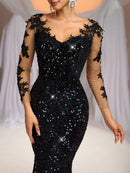 Vestido Preto em Renda – Costas Abertas, Manga Longa e Bordado Floral