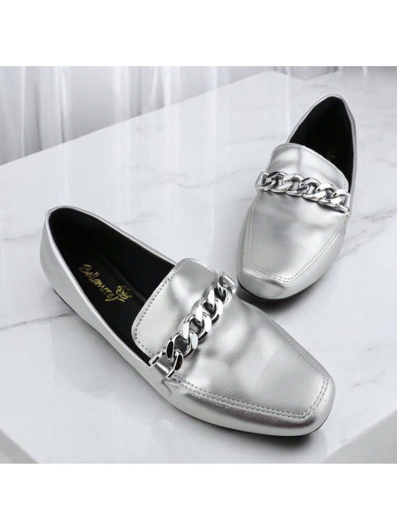 Zapatos mocasín de mujer con punta cuadrada y cómodo detalle de cadena