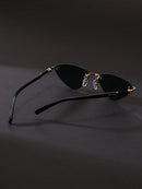 TriVision – Fashionable Black Triangular Glasses for Summer