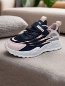 Zapatillas informales ligeras y transpirables para niñas, con suela suave, cierre de velcro y puntera anticolisión, ideales para correr, caminar, actividades al aire libre, senderismo y uso diario.